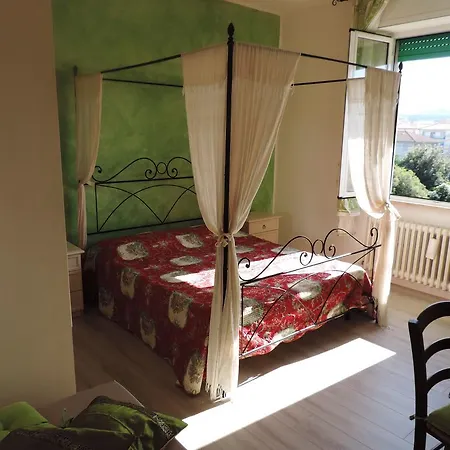 Noemi Apartment San Vincenzo Room photo